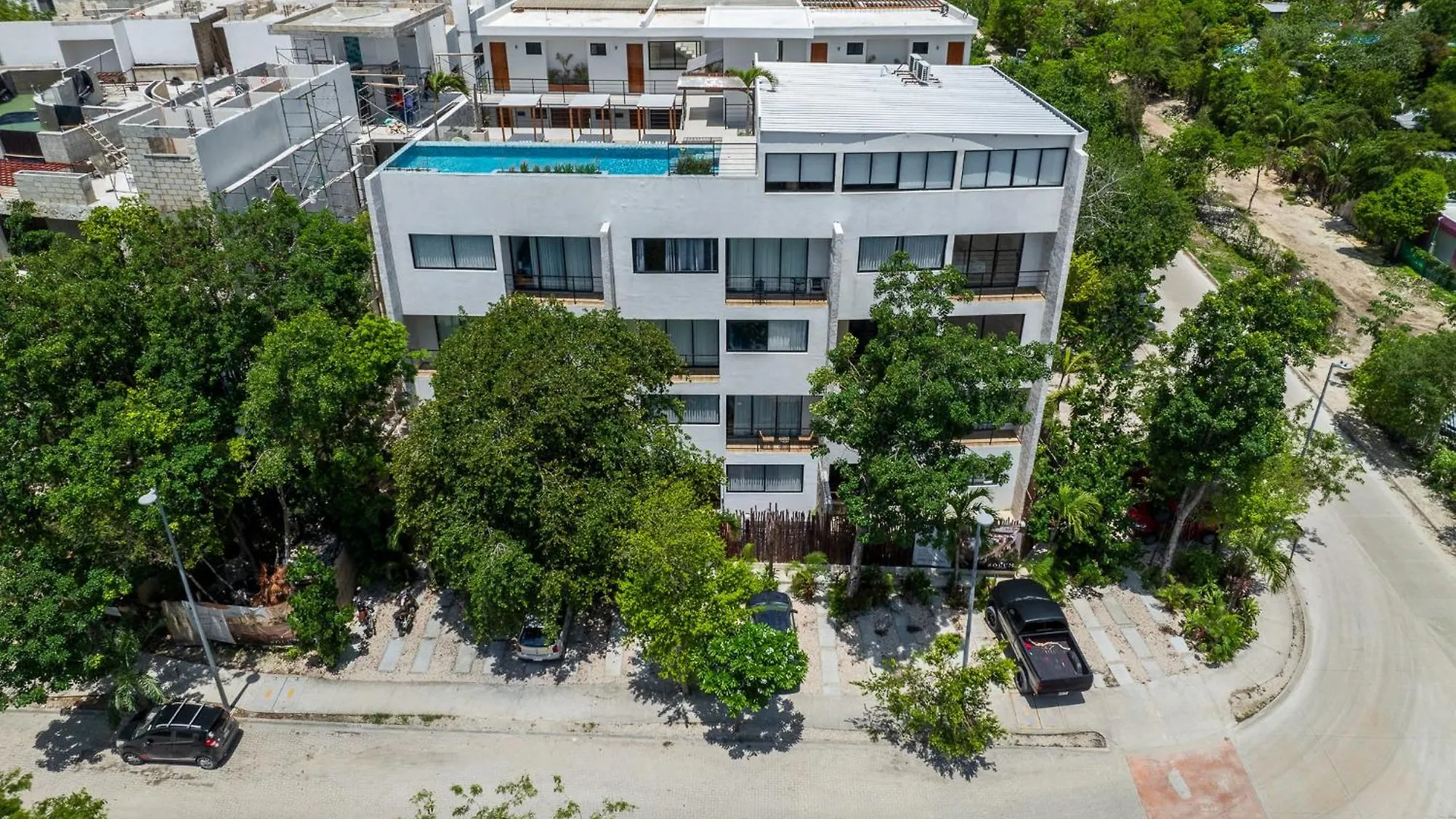 Downtown Penthouse With Private Pool, Rooftop Pool And Gym, Short Distance From Beaches, Restaurants & Nightlife Tulum Mexique