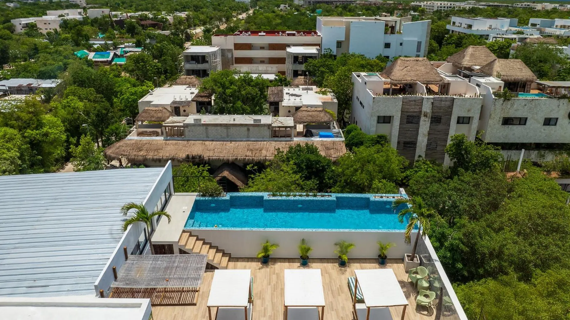 Downtown Penthouse With Private Pool, Rooftop Pool And Gym, Short Distance From Beaches, Restaurants & Nightlife Tulum Appartement